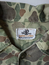 Load image into Gallery viewer, 1970s Black Sheep Duck Camo Lightweight Hunting Jacket - L/XL
