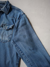 Load image into Gallery viewer, 1990&#39;s Faded Wrangler Pearl Snap Chambray Shirt - L
