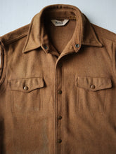 Load image into Gallery viewer, 1970s Faded Woolrich Cut-Off Vest - M
