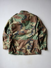 Load image into Gallery viewer, 1980s U.S Army M-65 Camo Field Jacket - M
