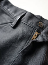 Load image into Gallery viewer, 1970s Levi's 517 Bootcut Pants - 32"
