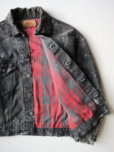 Load image into Gallery viewer, 1980s Distressed Levi's Flannel Lined Denim Jacket - S
