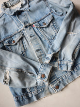Load image into Gallery viewer, 1970&#39;s Thrashed Made in USA Levi&#39;s Denim Jacket - M
