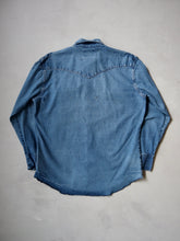 Load image into Gallery viewer, 1990&#39;s Faded Wrangler Pearl Snap Chambray Shirt - L
