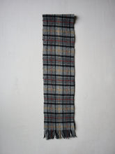 Load image into Gallery viewer, Barbour Plaid Lambswool Scarf
