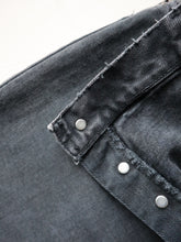 Load image into Gallery viewer, 1990s Made in USA Levi's 501 Jeans - 37"

