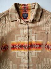 Load image into Gallery viewer, Pendleton Women's Cropped Jacquard Wool Shirt - L/XL
