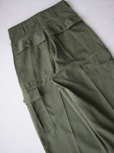 Load image into Gallery viewer, 1980&#39;s U.S Army OG-507 Cargo Pants - 25&quot;
