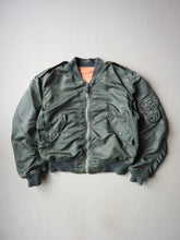 Load image into Gallery viewer, 1970s U.S Army Alpha Industries L-2B Flight Jacket - M
