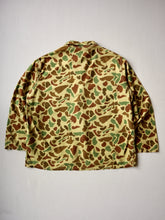 Load image into Gallery viewer, 1970s Caliber Duck Camo Lightweight Jacket - L
