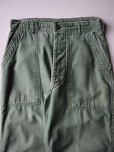 Load image into Gallery viewer, 1960s U.S Army OG-107 First Pattern Fatigue Pants - 28"
