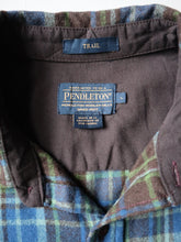 Load image into Gallery viewer, 1990s Pendleton Plaid Trail Shirt - L
