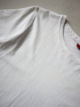Load image into Gallery viewer, 2000s Levi&#39;s T-Shirt - S
