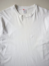 Load image into Gallery viewer, 1990s Distressed Hanes Blank T-Shirt - M
