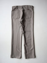 Load image into Gallery viewer, Wrangler Wrancher Bootcut Pants - 32"
