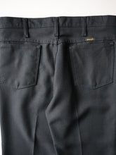 Load image into Gallery viewer, Wrangler Wrancher Bootcut Pants - 32"

