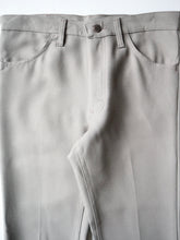 Load image into Gallery viewer, Wrangler Wrancher Bootcut Pants - 32"
