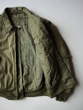 Load image into Gallery viewer, 1970s U.S Army Cold Weather CVC Tanker Jacket - L
