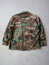 Load image into Gallery viewer, 1980s U.S Army Ripstop Camo Field Shirt - L
