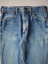 Load image into Gallery viewer, Made in USA Wrangler Cowboy Cut Jeans - 28&quot;
