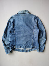 Load image into Gallery viewer, 2000s Levi's Engineered Denim Jacket - M

