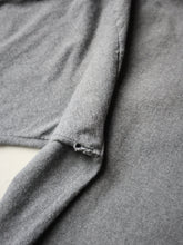 Load image into Gallery viewer, 1990s GAP Pocket Tee - L
