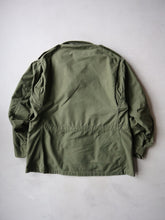 Load image into Gallery viewer, 1970/80s U.S Army M-65 Field Jacket - L
