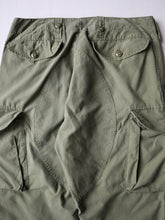 Load image into Gallery viewer, 1990s Canadian Army Combat Pants - 34"
