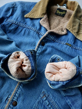 Load image into Gallery viewer, 1970s Wrangler Lined Denim Jacket with Corduroy Collar - M
