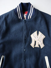 Load image into Gallery viewer, 1980s MLB New York Yankees Varsity Jacket - L
