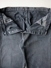 Load image into Gallery viewer, 1990s Made in USA Levi's 501 Jeans - 37"
