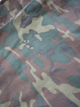 Load image into Gallery viewer, 1960s U.S Army Ripstop EDRL Jungle Jacket - S/M
