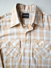 Load image into Gallery viewer, 1970&#39;s JCPenny Lightweight Plaid Shirt - L
