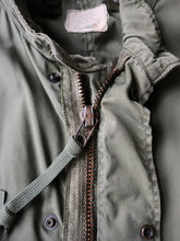 Load image into Gallery viewer, 1970s U.S Army M-65 Fishtail Parka - L
