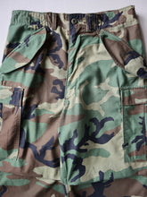 Load image into Gallery viewer, 1980s U.S Army M-65 Camo Cargo Pants - 32"
