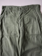 Load image into Gallery viewer, 1960s U.S Army OG-107 Fatigue Pants - 32"
