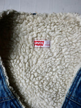 Load image into Gallery viewer, 1970s Levi's Sherpa Lined Denim Vest - S/M
