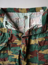 Load image into Gallery viewer, 1990s Belgian Army Jigsaw Camo Field Cargo Pants -  32"
